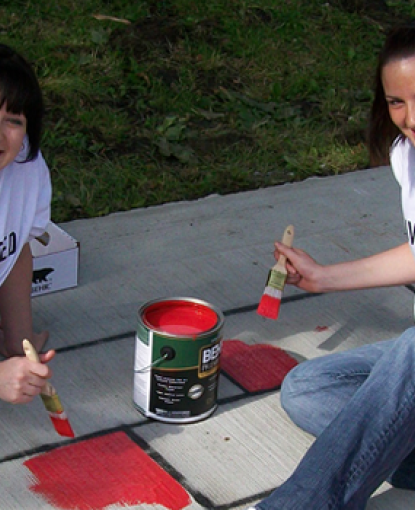 Live United volunteers painting